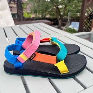Teva original universal- multi sz9
